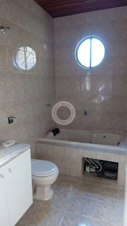 Casa para Venda em São Roque, Vila Darcy Penteado (Mailasqui), 3 dormitórios, 3 banheiros, 5 vagas