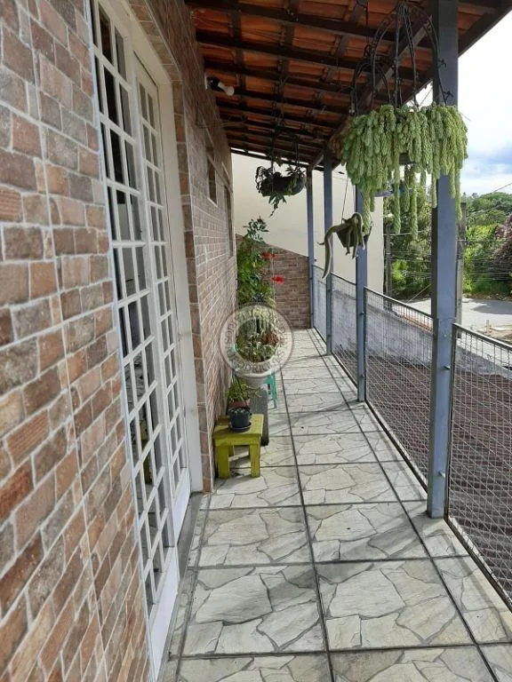 Casa para Venda em São Roque, Jardim Esther, 3 dormitórios, 1 suíte, 2 banheiros, 2 vagas