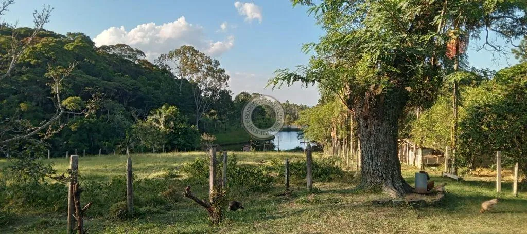 Casa para Venda em São Roque, Vila Darcy Penteado (Mailasqui), 2 dormitórios, 1 banheiro, 1 vaga