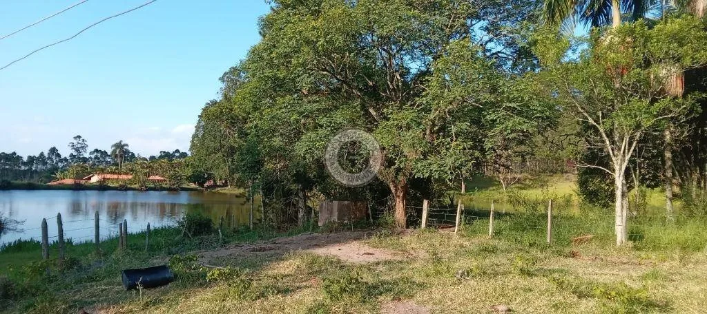 Casa para Venda em São Roque, Vila Darcy Penteado (Mailasqui), 2 dormitórios, 1 banheiro, 1 vaga