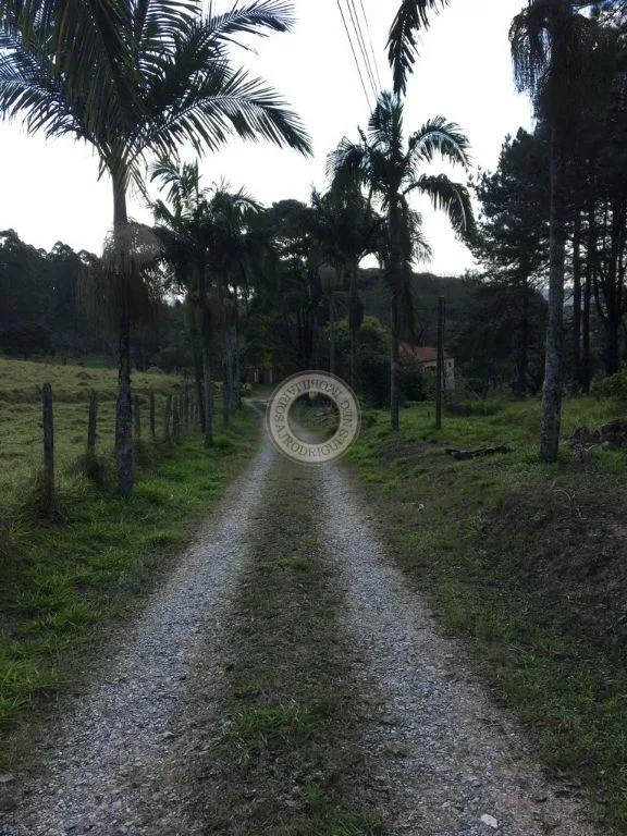 Casa para Venda em São Roque, Vila Darcy Penteado (Mailasqui), 2 dormitórios, 1 banheiro, 1 vaga
