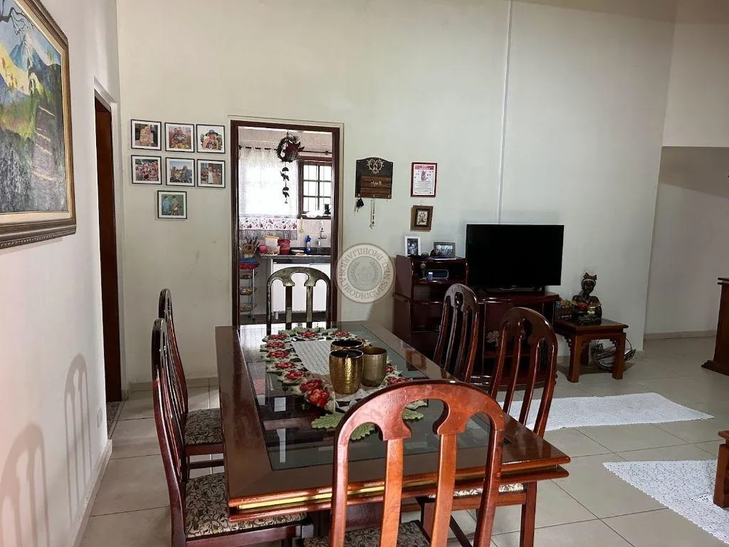 Casa para Venda em São Roque, Vila Darcy Penteado (Mailasqui), 3 dormitórios, 2 suítes, 3 banheiros, 8 vagas