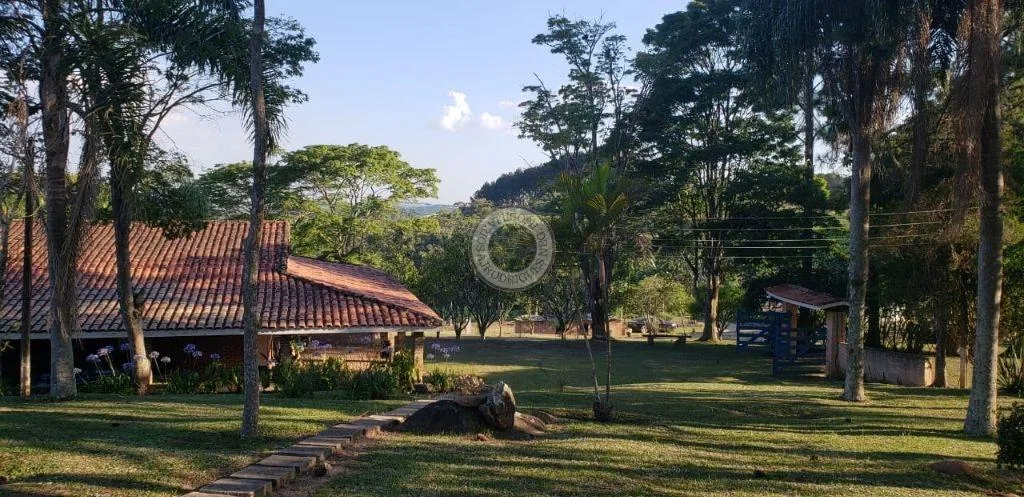 Casa para Venda em São Roque, Pavão (Canguera), 3 dormitórios, 2 suítes, 3 banheiros, 4 vagas