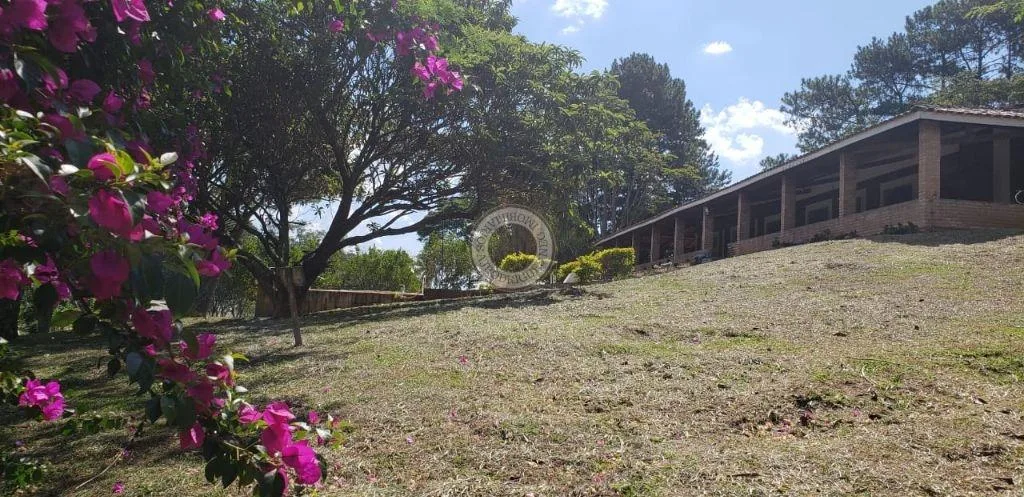Casa para Venda em São Roque, Pavão (Canguera), 3 dormitórios, 2 suítes, 3 banheiros, 4 vagas