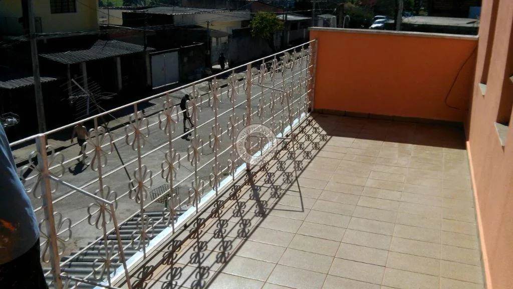 Sobrado para Venda em São Roque, Jardim Boa Vista, 3 dormitórios, 1 suíte, 2 banheiros, 2 vagas