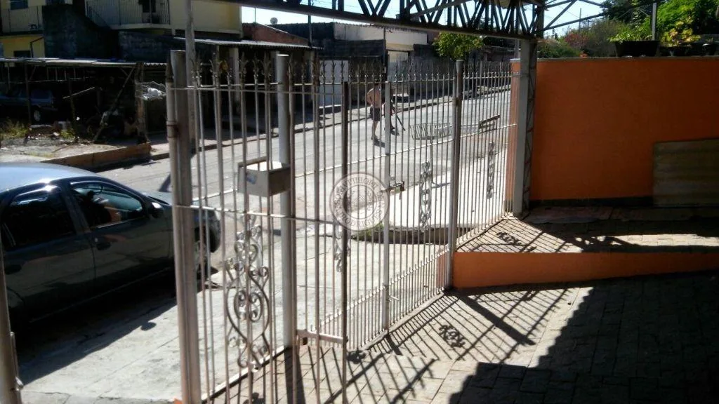 Sobrado para Venda em São Roque, Jardim Boa Vista, 3 dormitórios, 1 suíte, 2 banheiros, 2 vagas