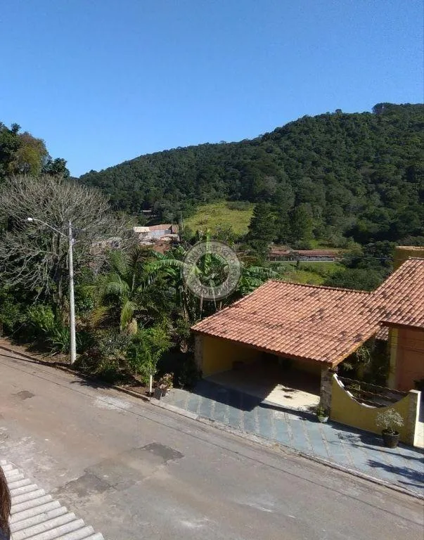Sobrado para Venda em São Roque, Jardim Boa Vista, 3 dormitórios, 1 suíte, 2 banheiros, 2 vagas