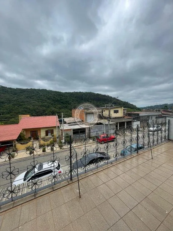 Sobrado para Venda em São Roque, Jardim Boa Vista, 3 dormitórios, 1 suíte, 2 banheiros, 2 vagas