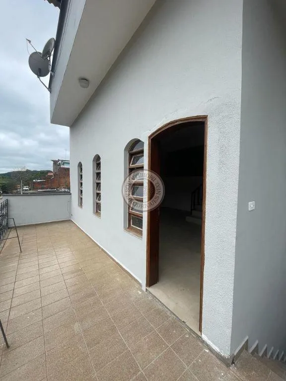 Sobrado para Venda em São Roque, Jardim Boa Vista, 3 dormitórios, 1 suíte, 2 banheiros, 2 vagas