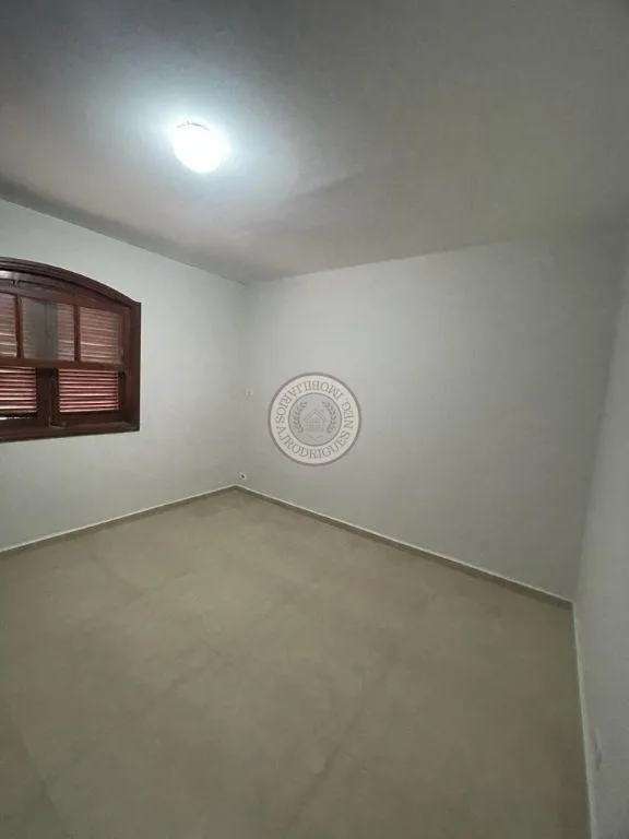 Sobrado para Venda em São Roque, Jardim Boa Vista, 3 dormitórios, 1 suíte, 2 banheiros, 2 vagas