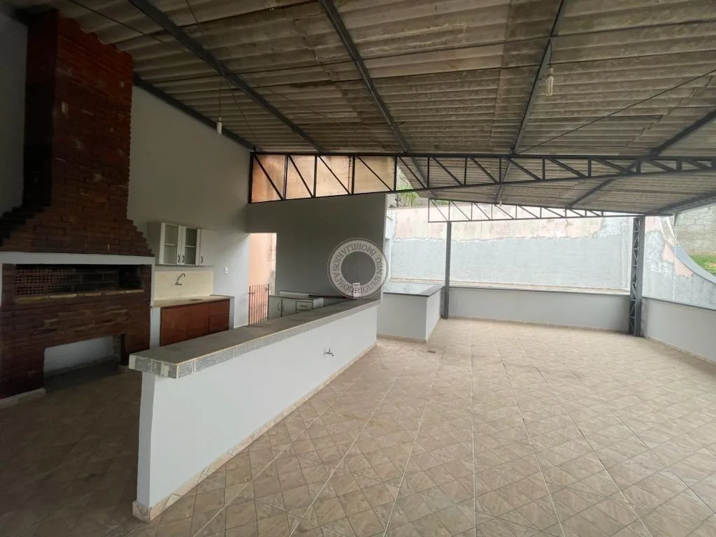 Sobrado para Venda em São Roque, Jardim Boa Vista, 3 dormitórios, 1 suíte, 2 banheiros, 2 vagas
