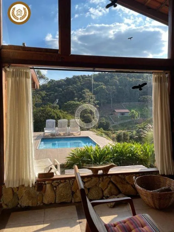 Casa para Venda em São Roque, Caete (Mailasqui), 4 dormitórios, 3 suítes, 4 banheiros