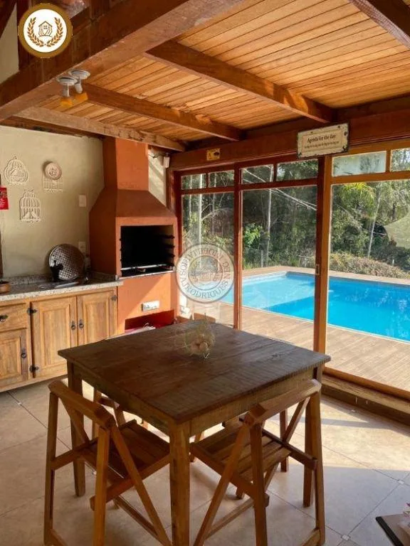 Casa para Venda em São Roque, Caete (Mailasqui), 4 dormitórios, 3 suítes, 4 banheiros