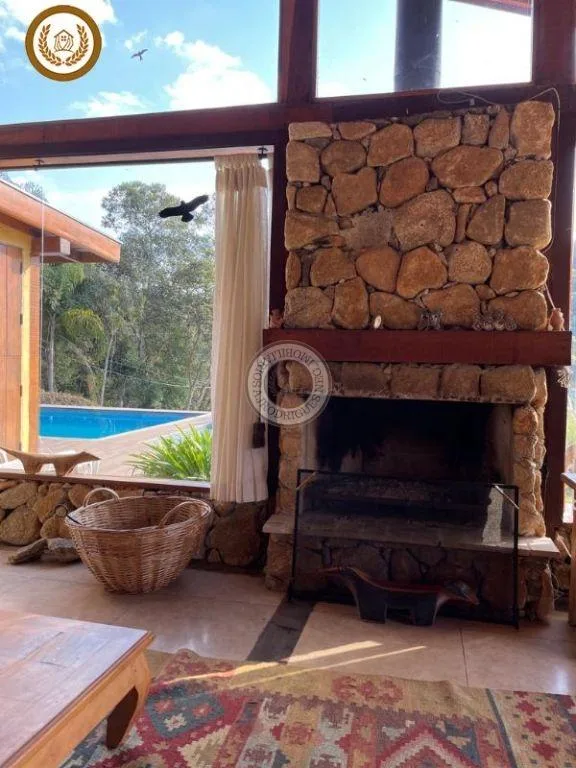 Casa para Venda em São Roque, Caete (Mailasqui), 4 dormitórios, 3 suítes, 4 banheiros