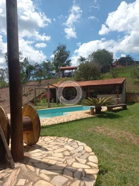 Casa para Venda em São Roque, Recanto das Acácias, 3 dormitórios, 1 suíte, 2 banheiros, 4 vagas