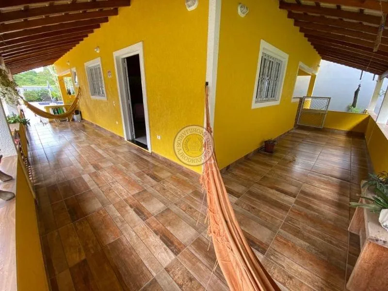 Casa para Venda em Mairinque, Dona Catarina, 3 dormitórios, 1 suíte, 4 banheiros