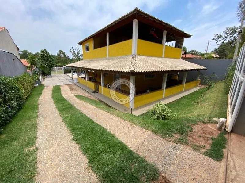 Casa para Venda em Mairinque, Dona Catarina, 3 dormitórios, 1 suíte, 4 banheiros