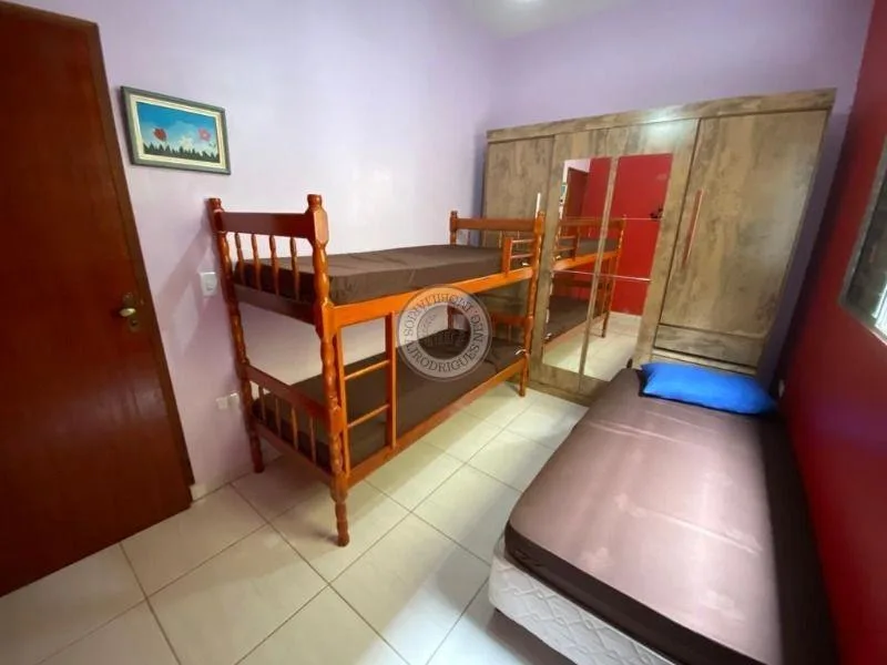 Casa para Venda em Mairinque, Dona Catarina, 3 dormitórios, 1 suíte, 4 banheiros