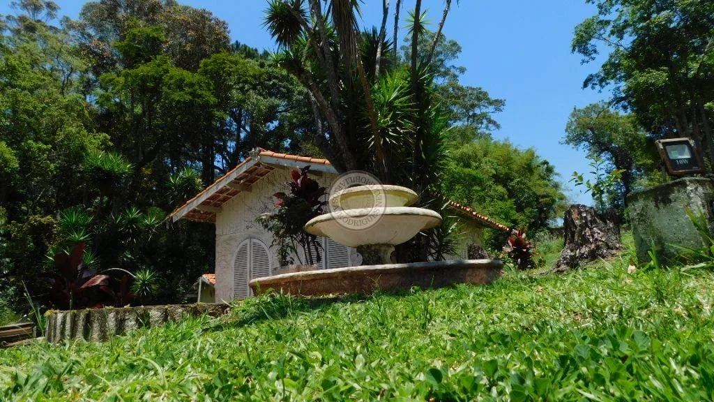 Casa para Venda em São Roque, Vila Darcy Penteado (Mailasqui), 3 dormitórios, 1 suíte, 2 banheiros, 10 vagas