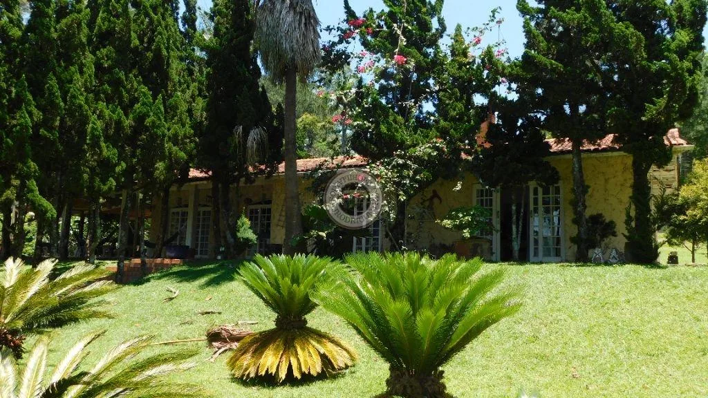 Casa para Venda em São Roque, Vila Darcy Penteado (Mailasqui), 3 dormitórios, 1 suíte, 2 banheiros, 10 vagas
