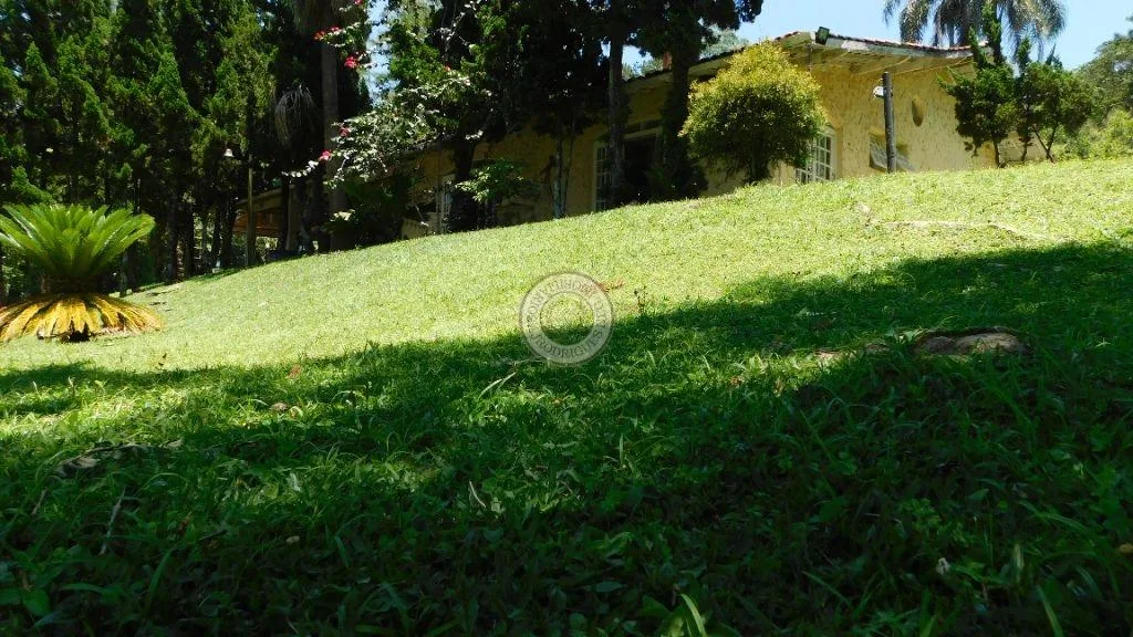 Casa para Venda em São Roque, Vila Darcy Penteado (Mailasqui), 3 dormitórios, 1 suíte, 2 banheiros, 10 vagas