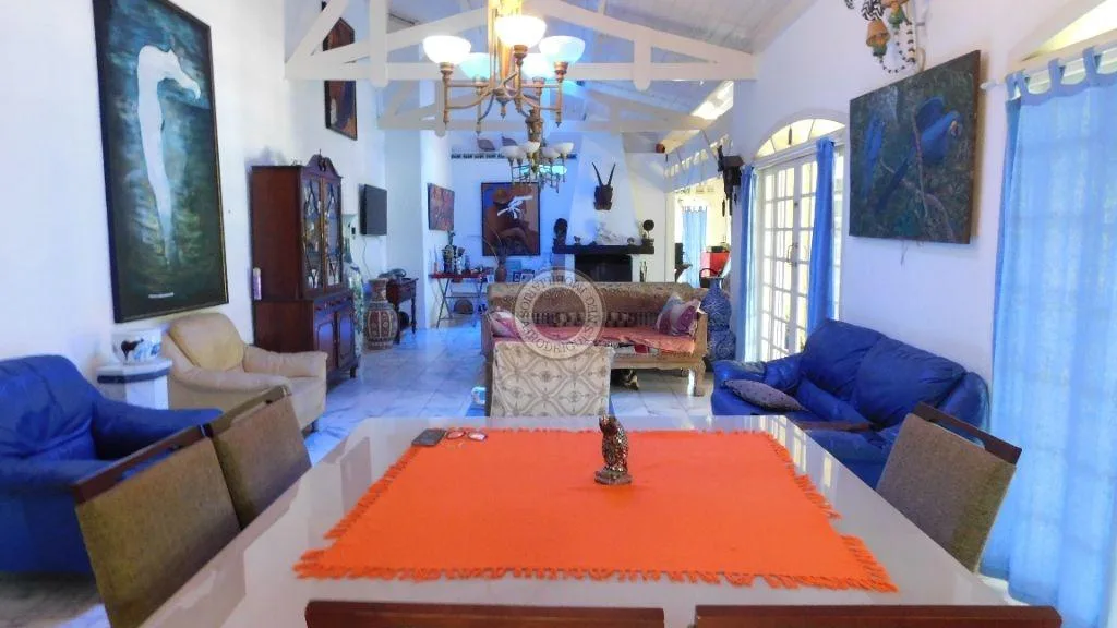 Casa para Venda em São Roque, Vila Darcy Penteado (Mailasqui), 3 dormitórios, 1 suíte, 2 banheiros, 10 vagas