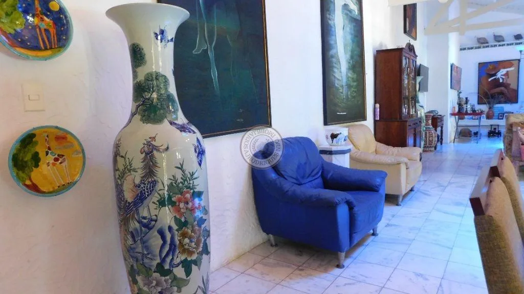 Casa para Venda em São Roque, Vila Darcy Penteado (Mailasqui), 3 dormitórios, 1 suíte, 2 banheiros, 10 vagas