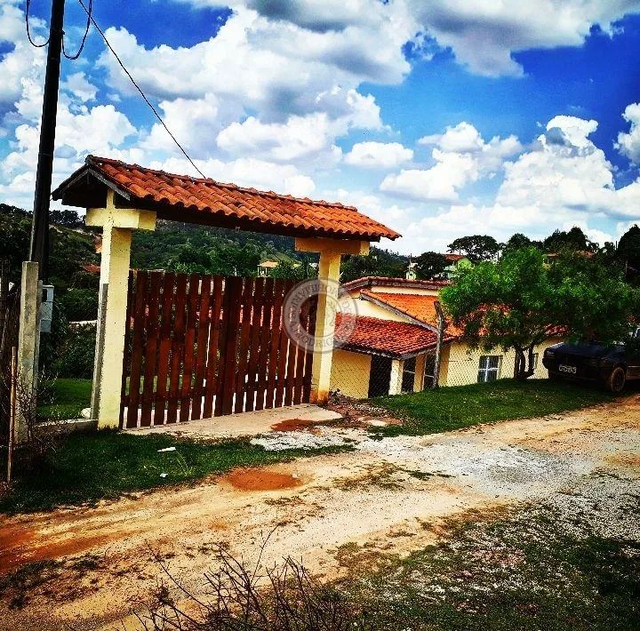 Casa para Venda em Alumínio, Colina Verde, 3 dormitórios, 2 banheiros