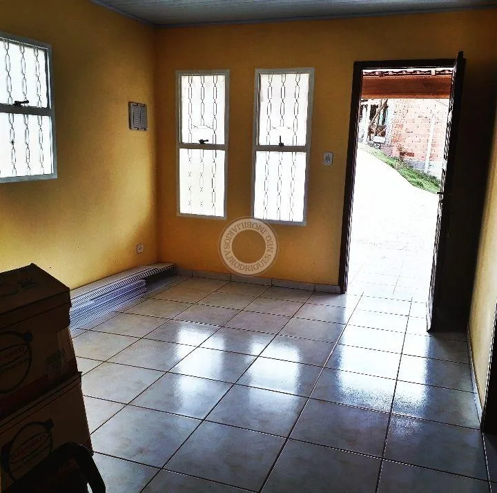 Casa para Venda em Alumínio, Colina Verde, 3 dormitórios, 2 banheiros