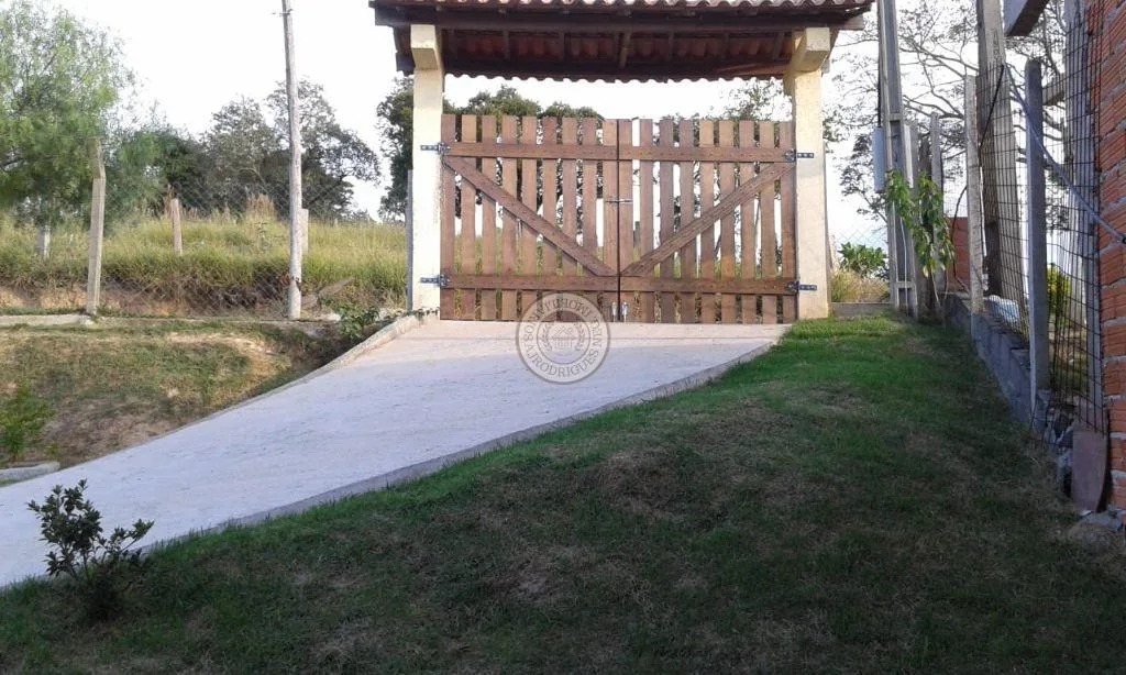 Casa para Venda em Alumínio, Colina Verde, 3 dormitórios, 2 banheiros