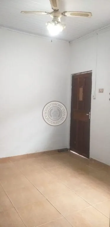 Casa para Venda em São Roque, Vila Nossa Senhora Aparecida, 2 dormitórios, 1 banheiro