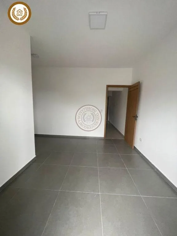 Sobrado em Condomínio para Venda em São Roque, Loteamento Jardim do Sol (Mailasqui), 3 dormitórios, 1 suíte, 2 banheiros, 2 vagas