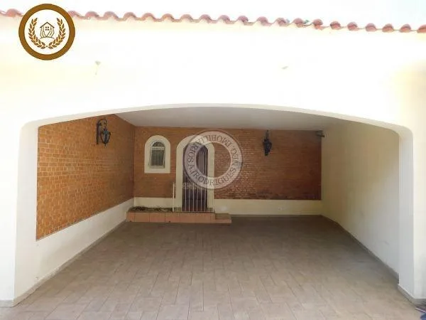Casa para Venda em São Roque, Jardim Meny, 4 dormitórios, 1 suíte, 4 banheiros
