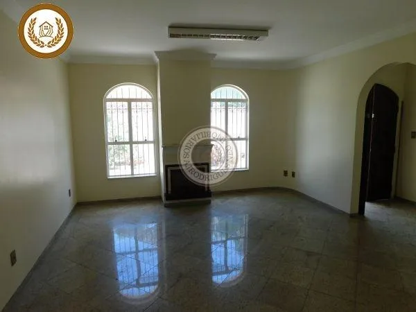 Casa para Venda em São Roque, Jardim Meny, 4 dormitórios, 1 suíte, 4 banheiros