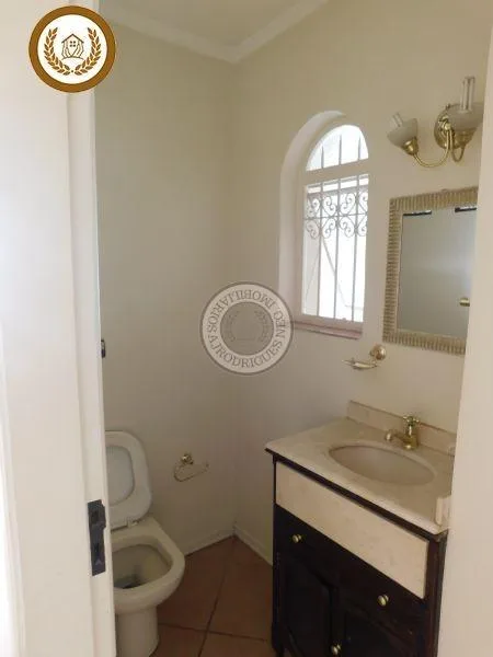 Casa para Venda em São Roque, Jardim Meny, 4 dormitórios, 1 suíte, 4 banheiros