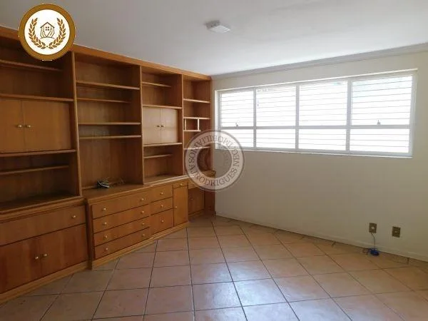 Casa para Venda em São Roque, Jardim Meny, 4 dormitórios, 1 suíte, 4 banheiros