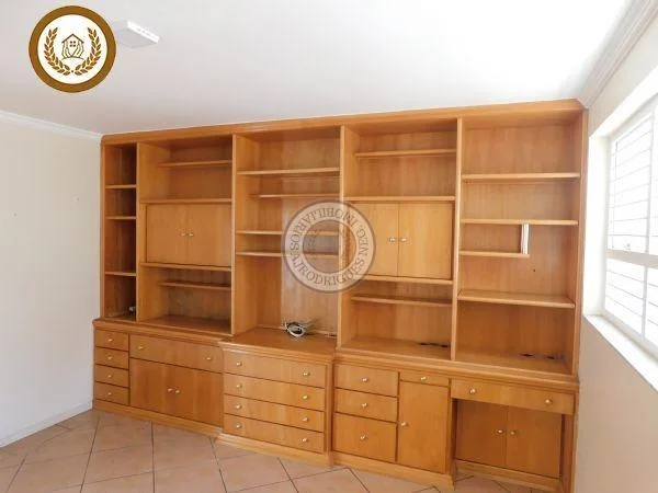 Casa para Venda em São Roque, Jardim Meny, 4 dormitórios, 1 suíte, 4 banheiros