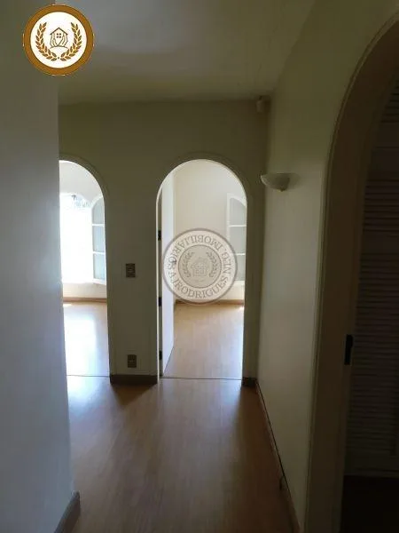 Casa para Venda em São Roque, Jardim Meny, 4 dormitórios, 1 suíte, 4 banheiros