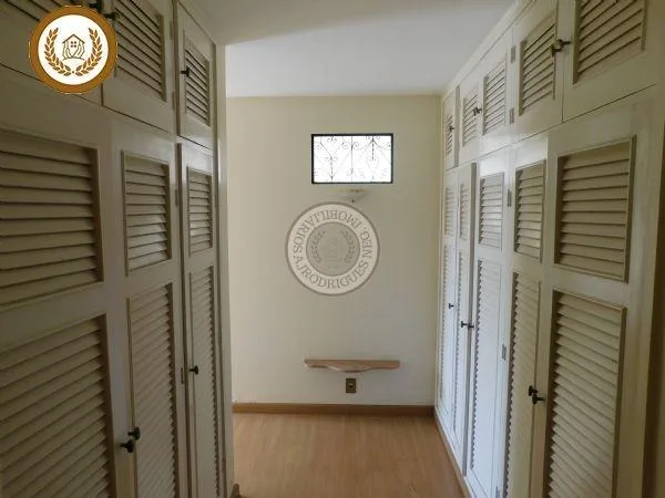 Casa para Venda em São Roque, Jardim Meny, 4 dormitórios, 1 suíte, 4 banheiros