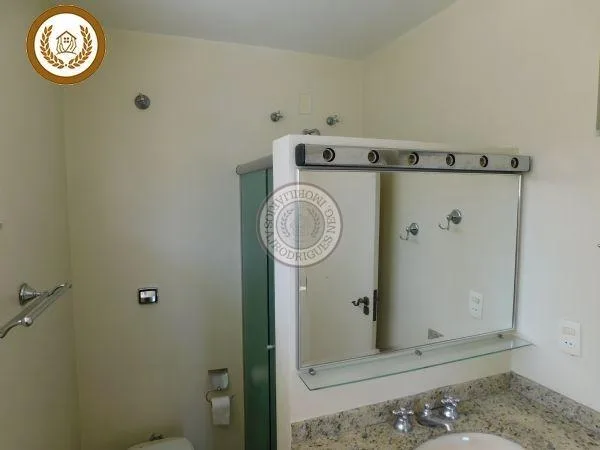 Casa para Venda em São Roque, Jardim Meny, 4 dormitórios, 1 suíte, 4 banheiros