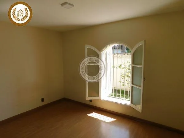 Casa para Venda em São Roque, Jardim Meny, 4 dormitórios, 1 suíte, 4 banheiros