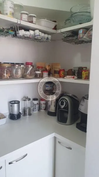 Condomínio Fechado para Venda em São Roque, Taboão, 3 dormitórios, 1 suíte, 3 banheiros, 2 vagas