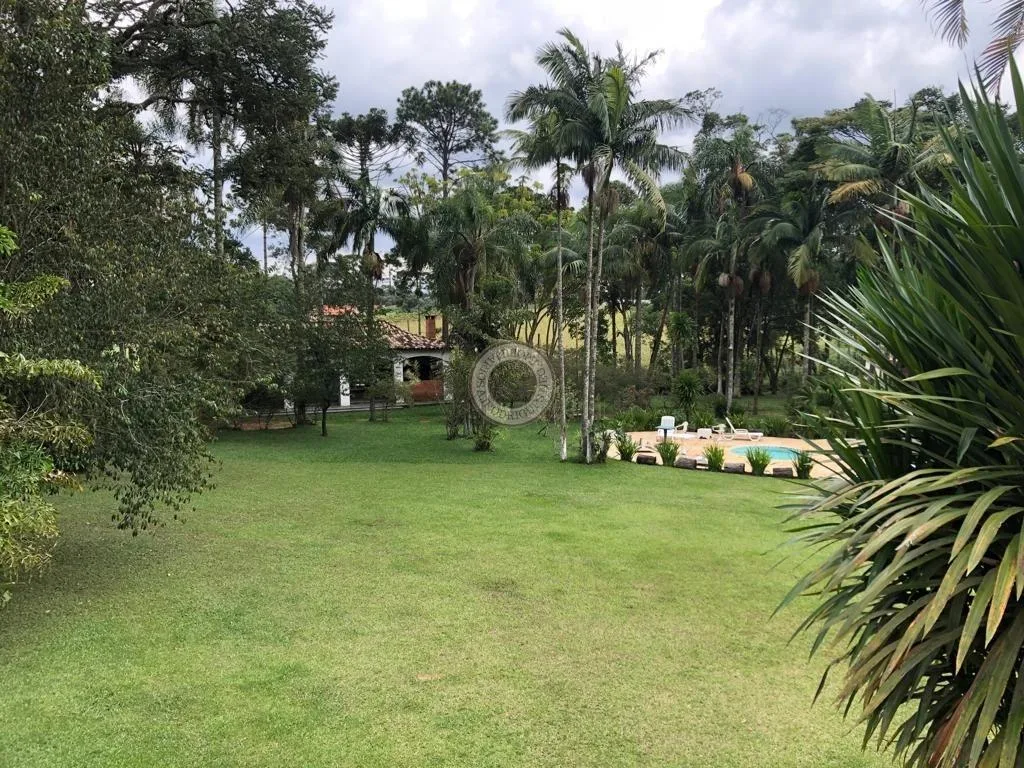 Casa para Venda em São Roque, do Carmo (Canguera), 2 dormitórios, 2 suítes, 4 banheiros, 20 vagas