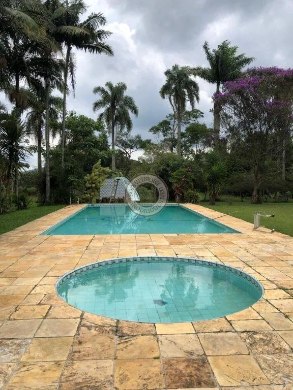 Casa para Venda em São Roque, do Carmo (Canguera), 2 dormitórios, 2 suítes, 4 banheiros, 20 vagas