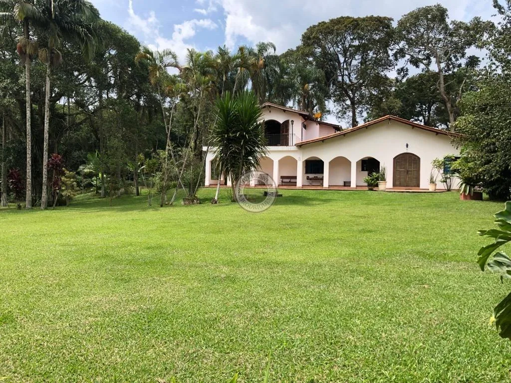 Casa para Venda em São Roque, do Carmo (Canguera), 2 dormitórios, 2 suítes, 4 banheiros, 20 vagas