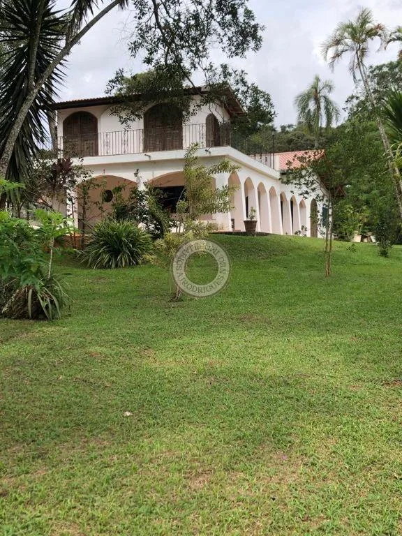 Casa para Venda em São Roque, do Carmo (Canguera), 2 dormitórios, 2 suítes, 4 banheiros, 20 vagas