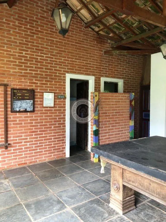 Casa para Venda em São Roque, do Carmo (Canguera), 2 dormitórios, 2 suítes, 4 banheiros, 20 vagas