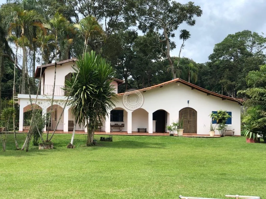 Casa para Venda em São Roque, do Carmo (Canguera), 2 dormitórios, 2 suítes, 4 banheiros, 20 vagas