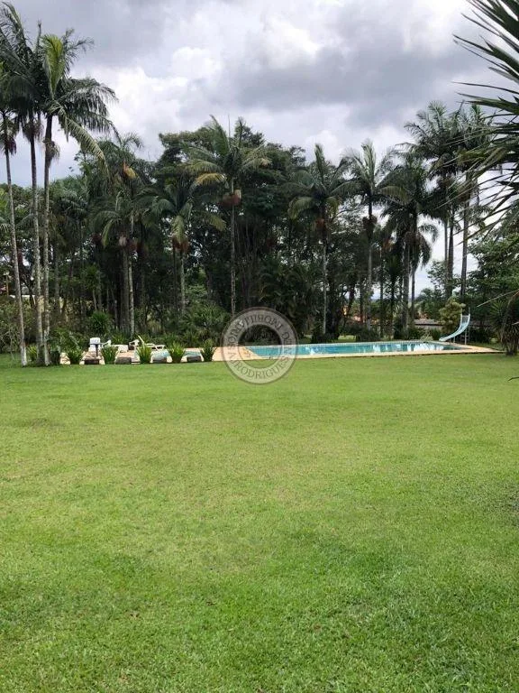 Casa para Venda em São Roque, do Carmo (Canguera), 2 dormitórios, 2 suítes, 4 banheiros, 20 vagas