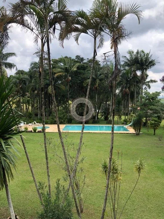 Casa para Venda em São Roque, do Carmo (Canguera), 2 dormitórios, 2 suítes, 4 banheiros, 20 vagas